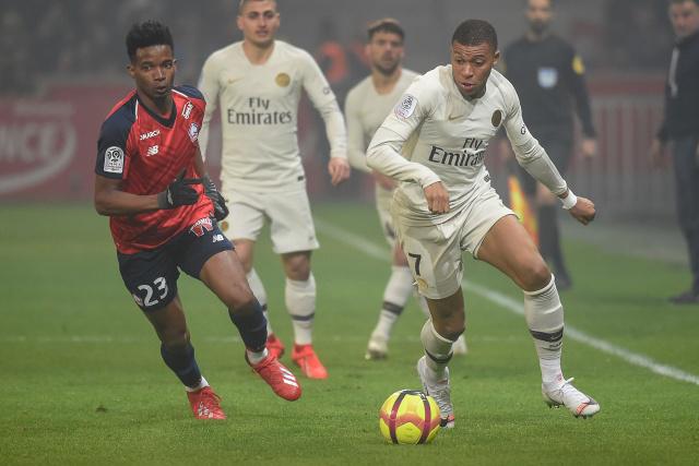 法尔14分14板7帽布莱克尼30分 肯帝亚不敌新疆