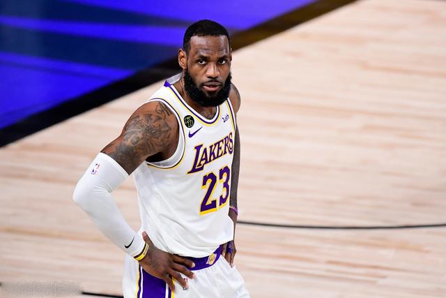 莱昂纳德32分快船险胜森林狼 76人力克独行侠