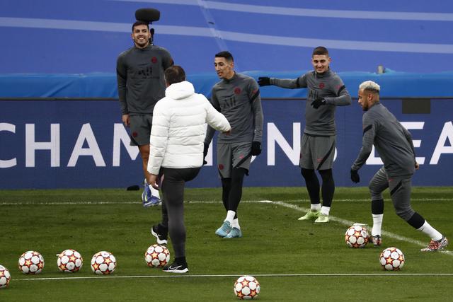 高诗岩17+9山东险胜新疆 齐麟17分李炎哲15分